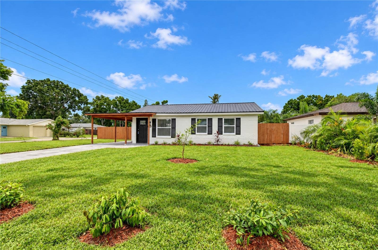 4000 W WALLACE AVENUE, Tampa, FL 33611 4000 W WALLACE AVENUE, Tampa, FL 33611