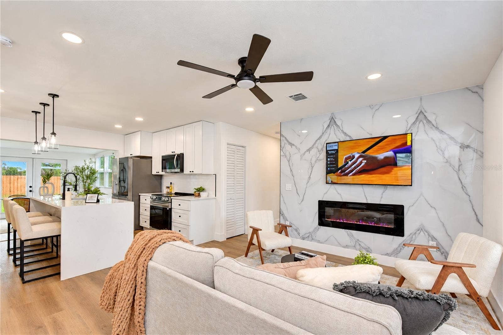 4000 W WALLACE AVENUE, Tampa, FL 33611 4000 W WALLACE AVENUE, Tampa, FL 33611