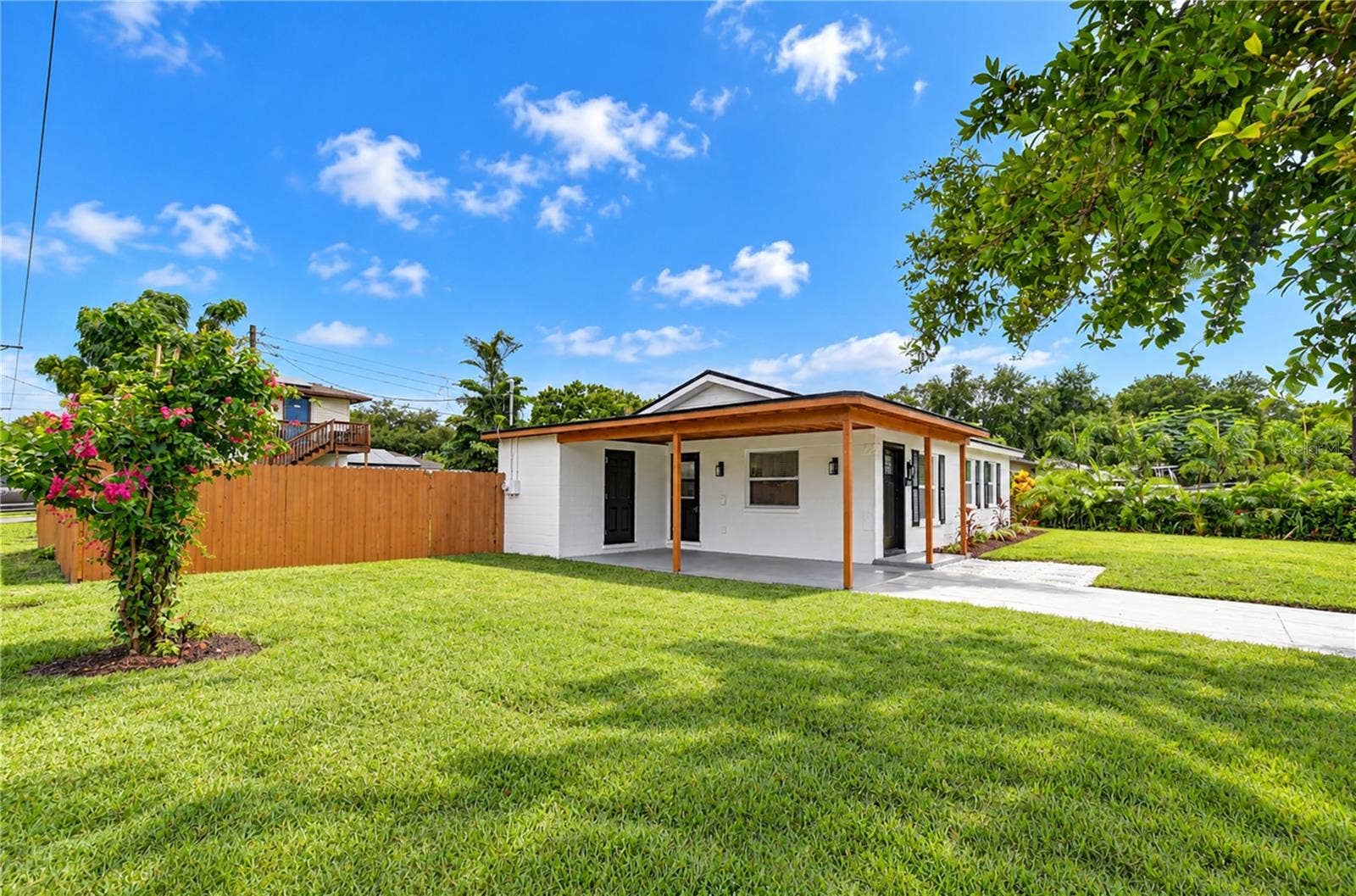 4000 W WALLACE AVENUE, Tampa, FL 33611 4000 W WALLACE AVENUE, Tampa, FL 33611
