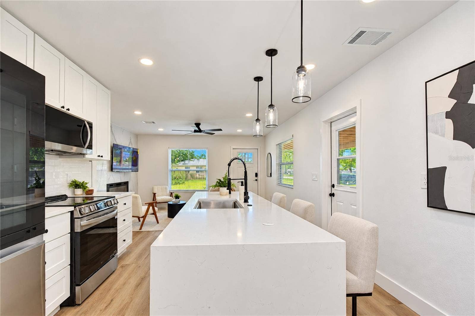 4000 W WALLACE AVENUE, Tampa, FL 33611 4000 W WALLACE AVENUE, Tampa, FL 33611