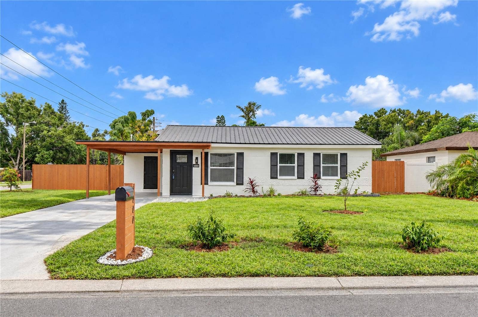 4000 W WALLACE AVENUE, Tampa, FL 33611 4000 W WALLACE AVENUE, Tampa, FL 33611