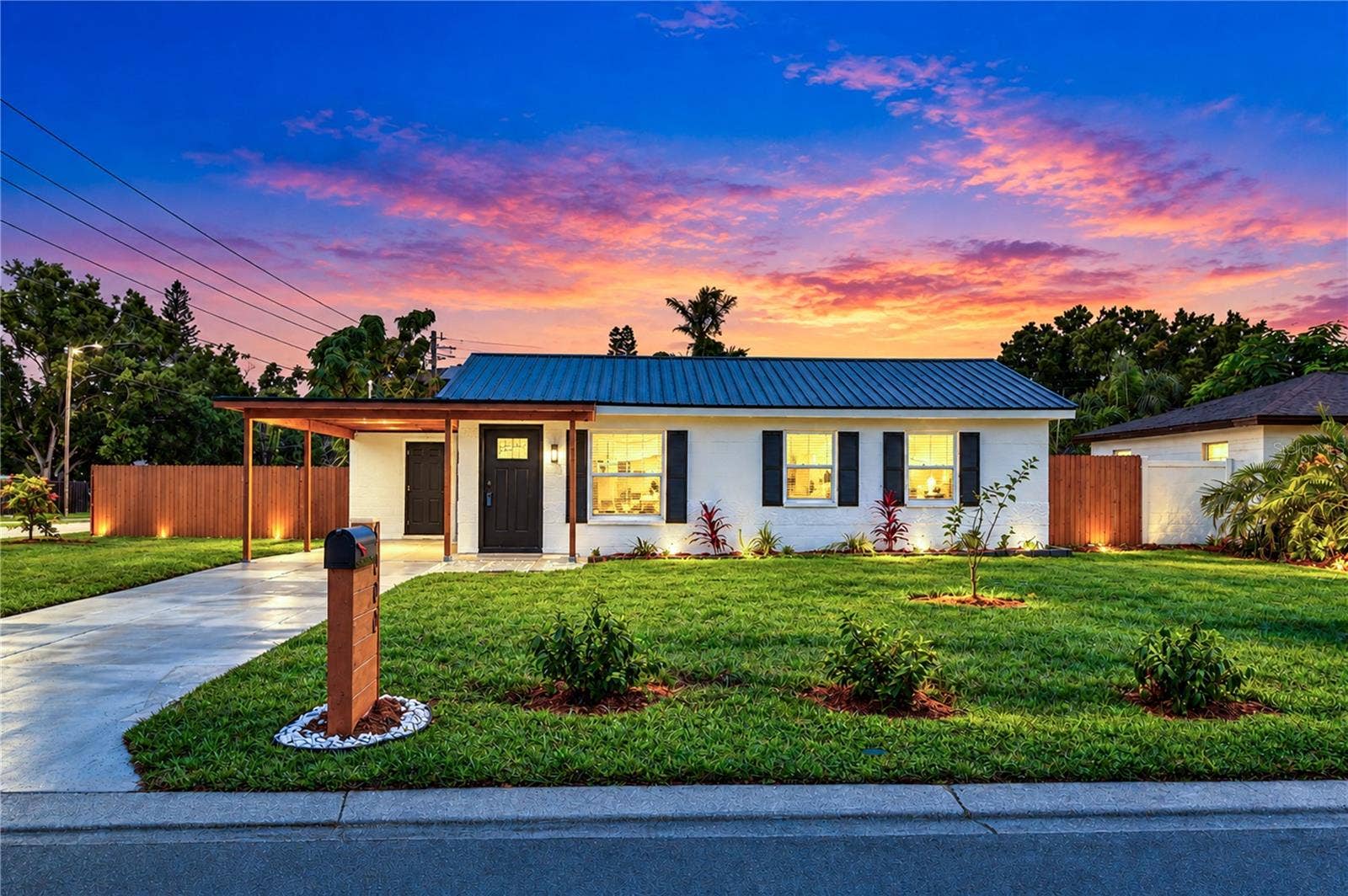 4000 W WALLACE AVENUE, Tampa, FL 33611 4000 W WALLACE AVENUE, Tampa, FL 33611