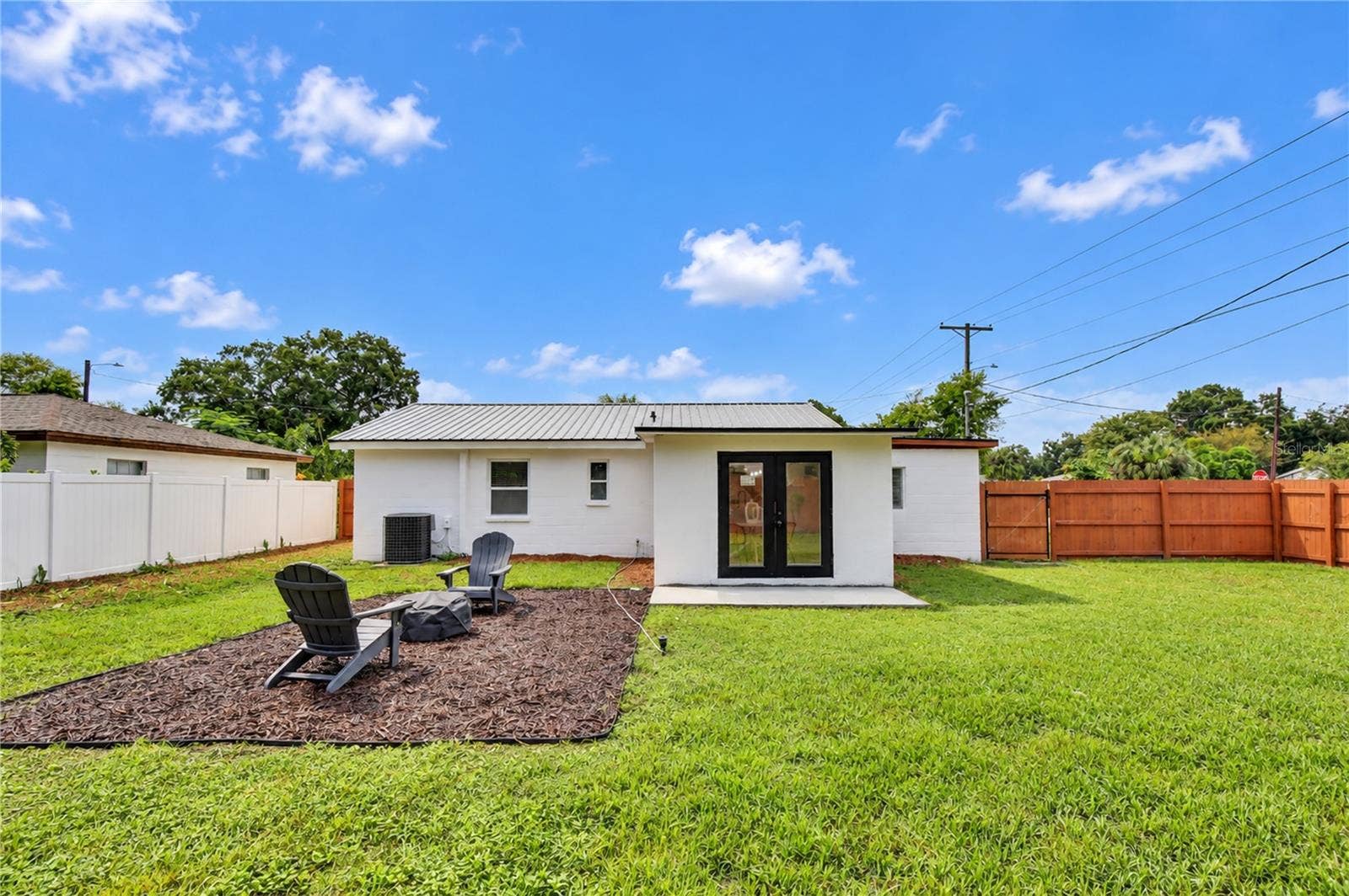 4000 W WALLACE AVENUE, Tampa, FL 33611 4000 W WALLACE AVENUE, Tampa, FL 33611