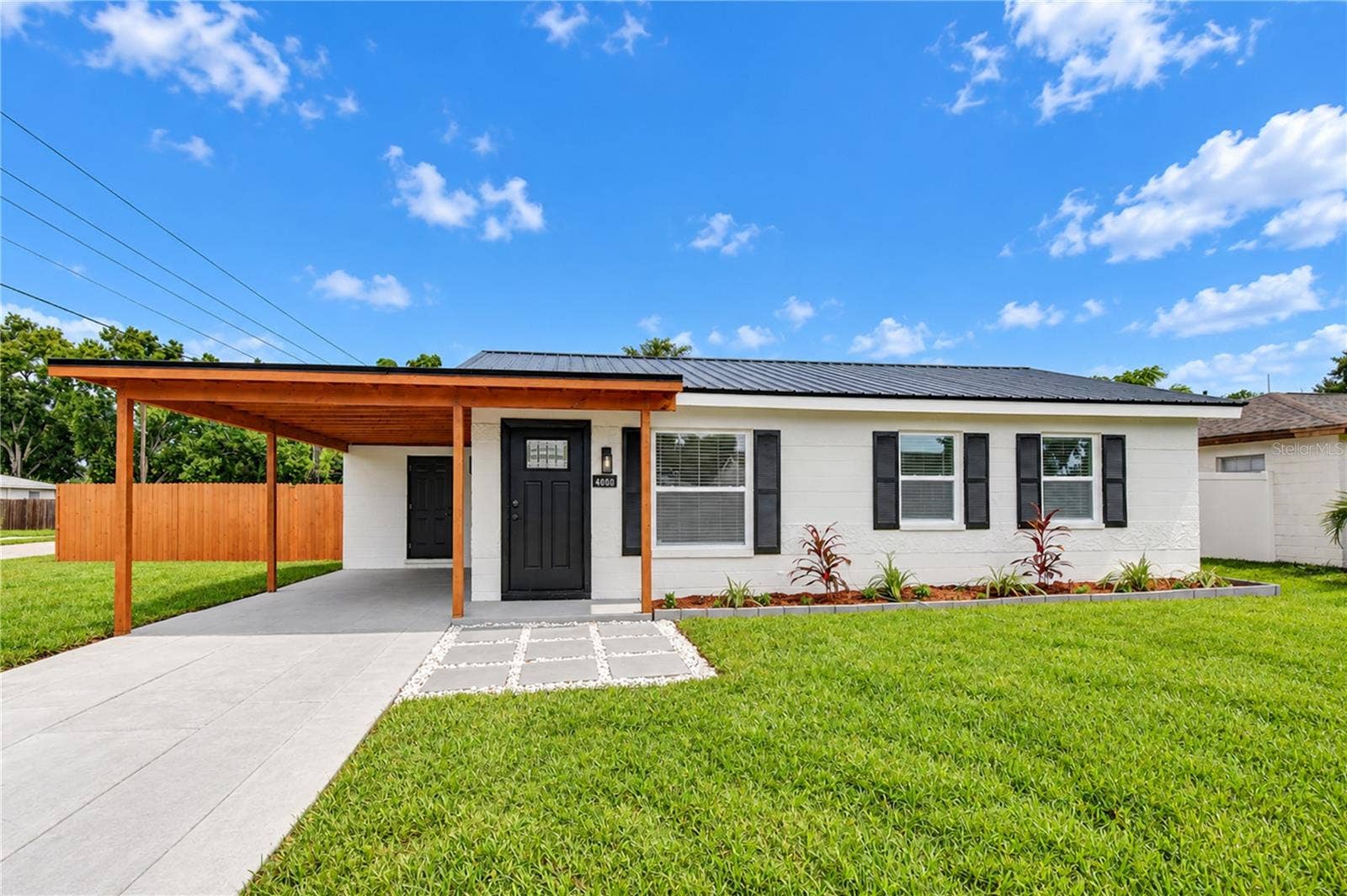4000 W WALLACE AVENUE, Tampa, FL 33611 4000 W WALLACE AVENUE, Tampa, FL 33611