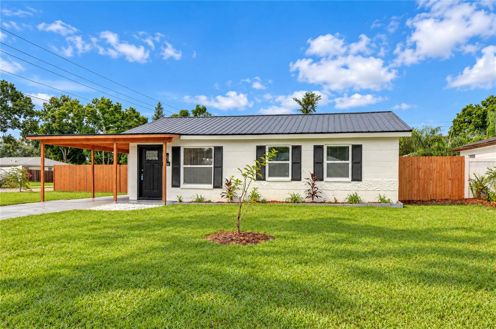 4000 W WALLACE AVENUE, Tampa, FL 33611 4000 W WALLACE AVENUE, Tampa, FL 33611