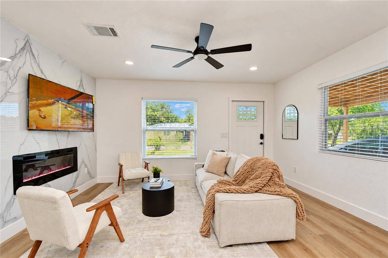 4000 W WALLACE AVENUE, Tampa, FL 33611 4000 W WALLACE AVENUE, Tampa, FL 33611