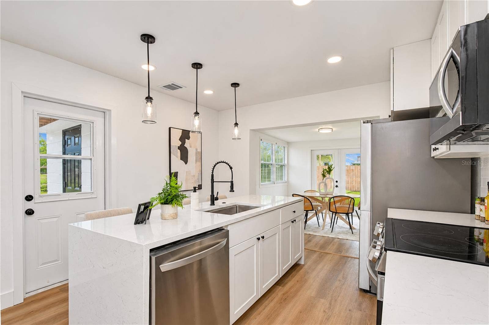 4000 W WALLACE AVENUE, Tampa, FL 33611 4000 W WALLACE AVENUE, Tampa, FL 33611