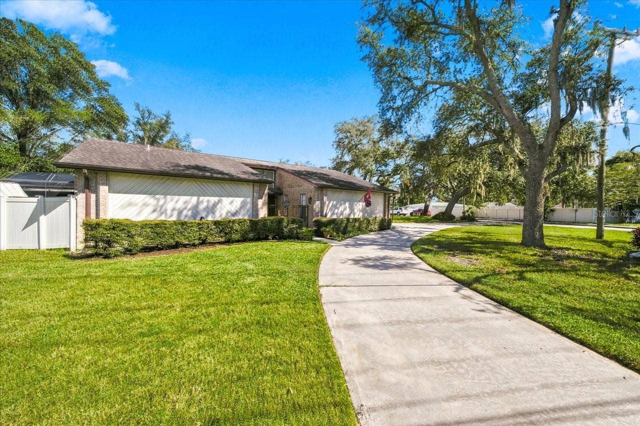 2231 S VILLAGE AVENUE, Tampa, FL 33612 2231 S VILLAGE AVENUE, Tampa, FL 33612