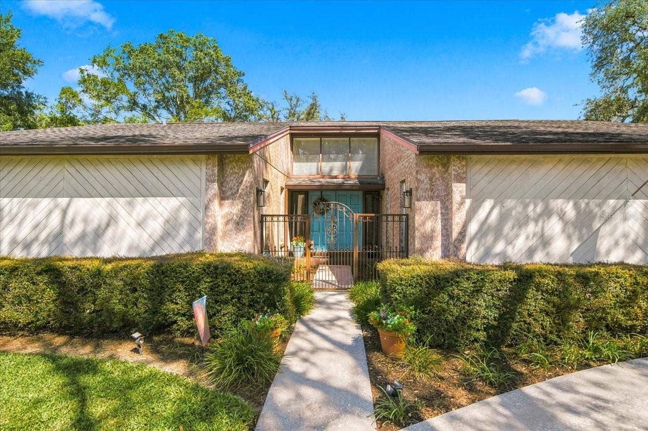 2231 S VILLAGE AVENUE, Tampa, FL 33612 2231 S VILLAGE AVENUE, Tampa, FL 33612