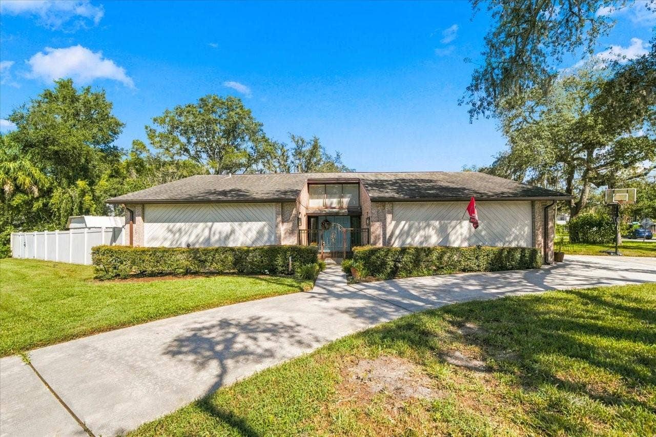 2231 S VILLAGE AVENUE, Tampa, FL 33612 2231 S VILLAGE AVENUE, Tampa, FL 33612