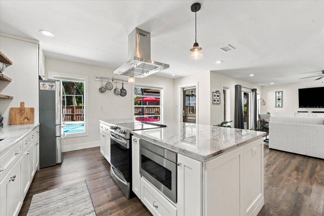 2231 S VILLAGE AVENUE, Tampa, FL 33612 2231 S VILLAGE AVENUE, Tampa, FL 33612