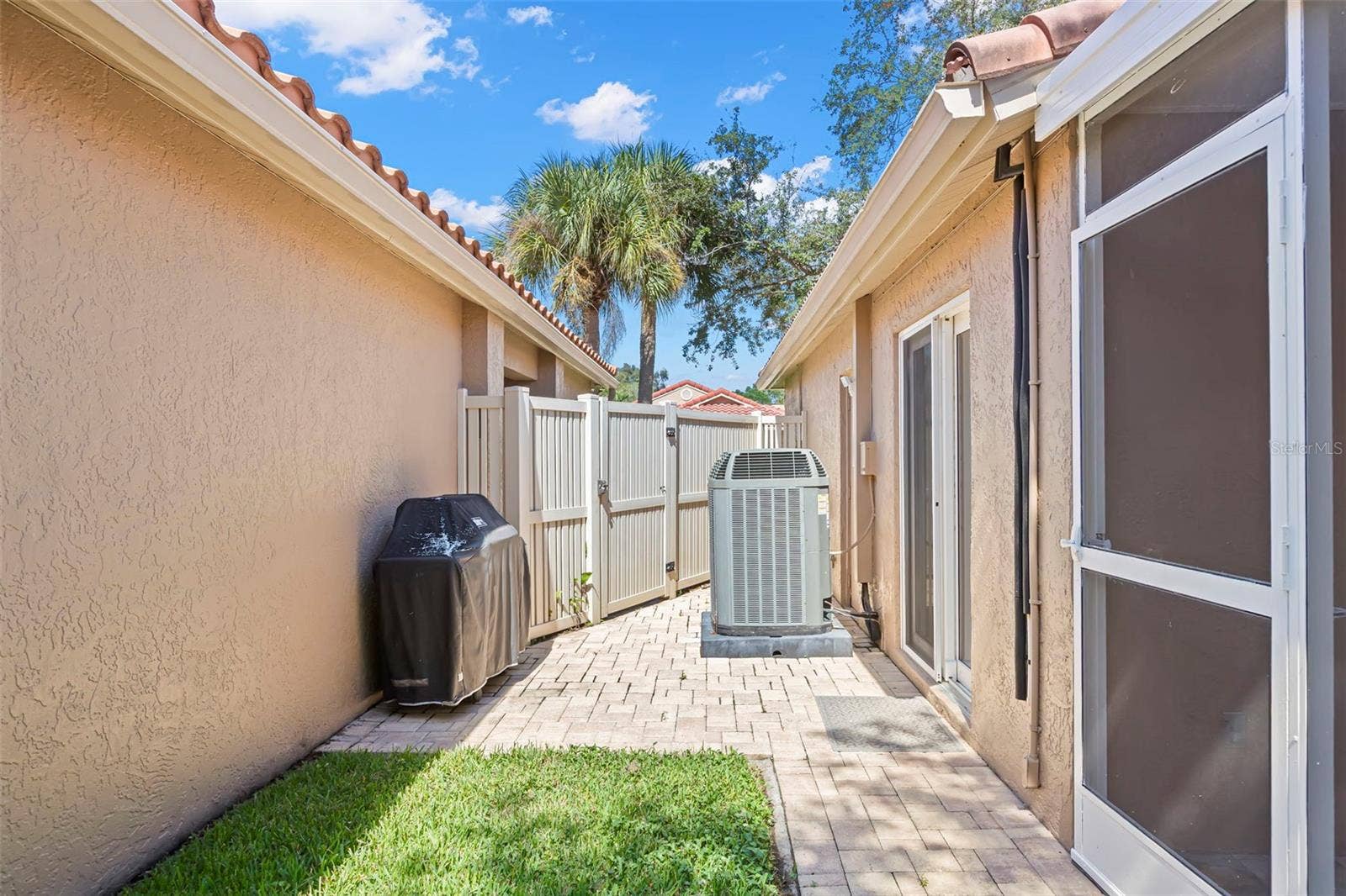 495 ST TROPEZ CIRCLE NE, St Petersburg, FL 33703
