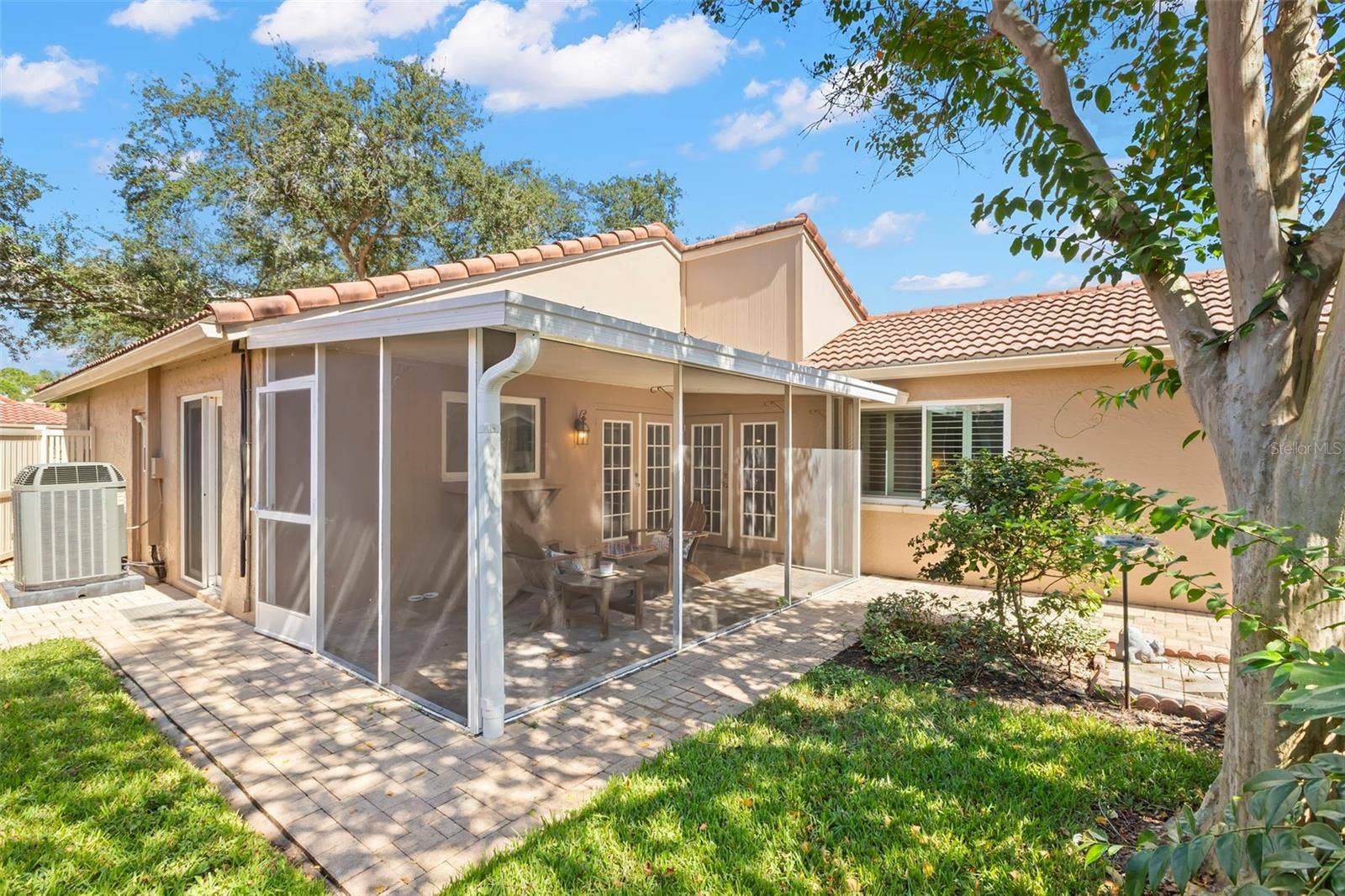 495 ST TROPEZ CIRCLE NE, St Petersburg, FL 33703