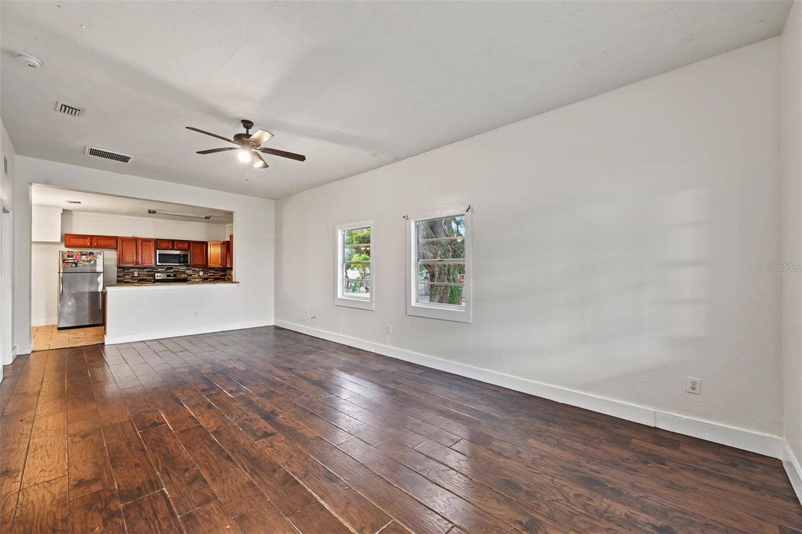 1301 E 18TH AVENUE, Tampa, FL 33605 1301 E 18TH AVENUE, Tampa, FL 33605
