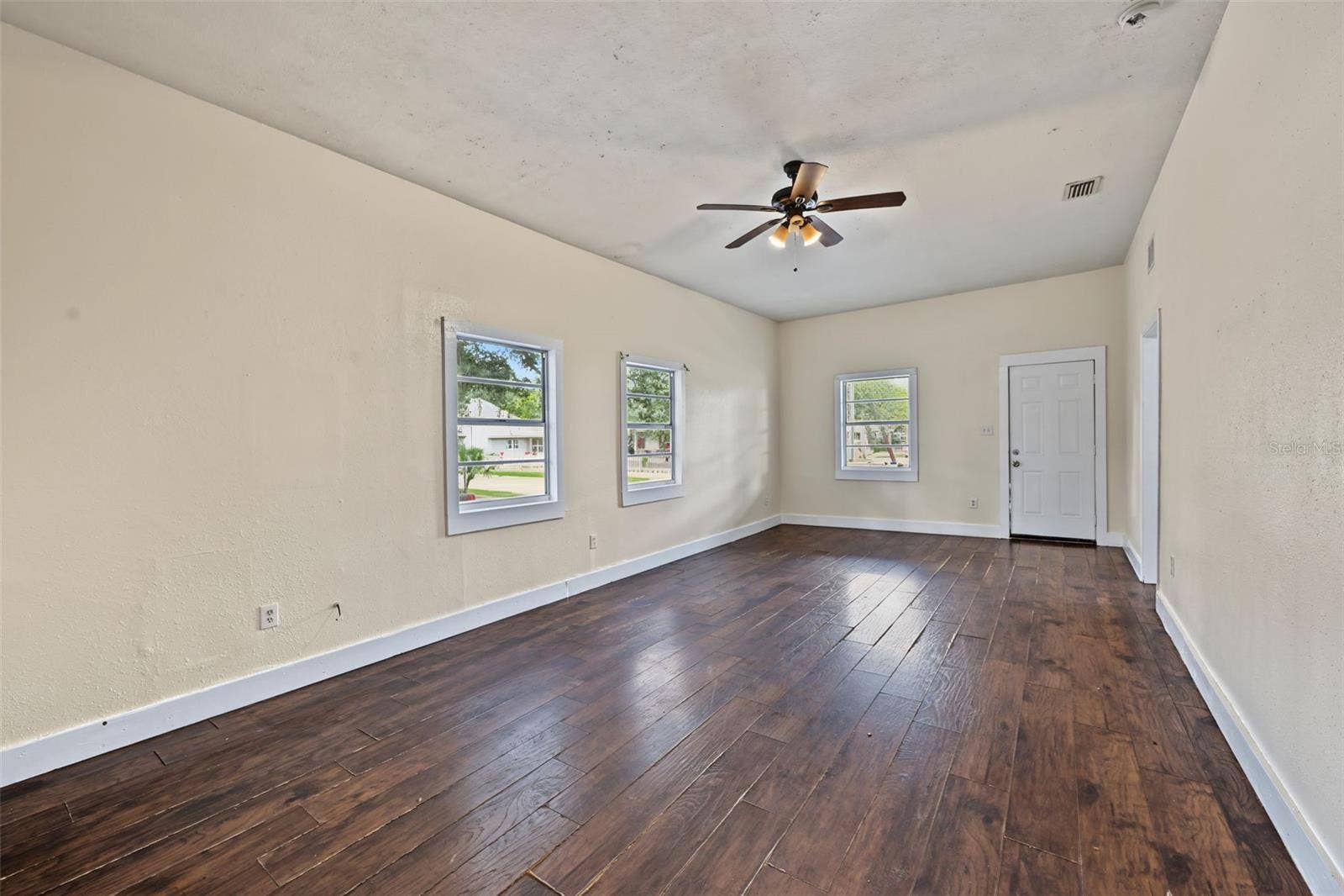 1301 E 18TH AVENUE, Tampa, FL 33605 1301 E 18TH AVENUE, Tampa, FL 33605