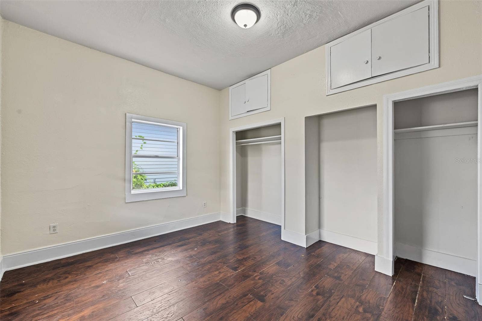 1301 E 18TH AVENUE, Tampa, FL 33605 1301 E 18TH AVENUE, Tampa, FL 33605