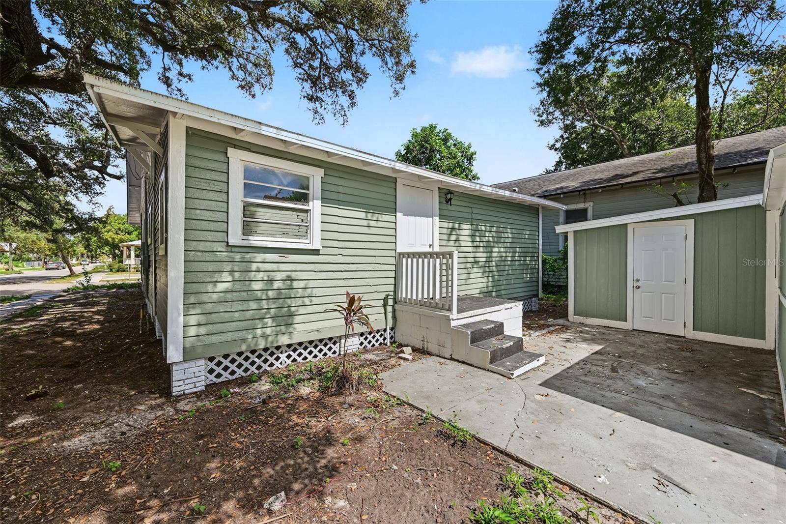 1301 E 18TH AVENUE, Tampa, FL 33605 1301 E 18TH AVENUE, Tampa, FL 33605