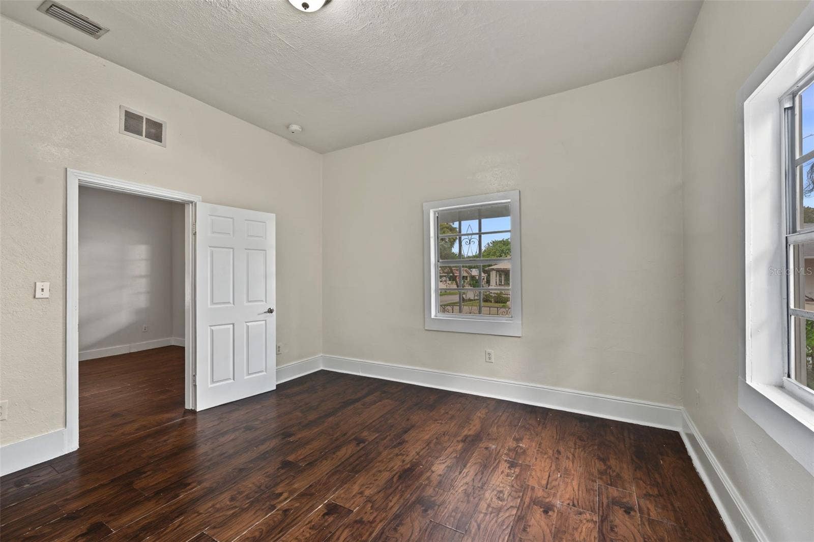 1301 E 18TH AVENUE, Tampa, FL 33605 1301 E 18TH AVENUE, Tampa, FL 33605
