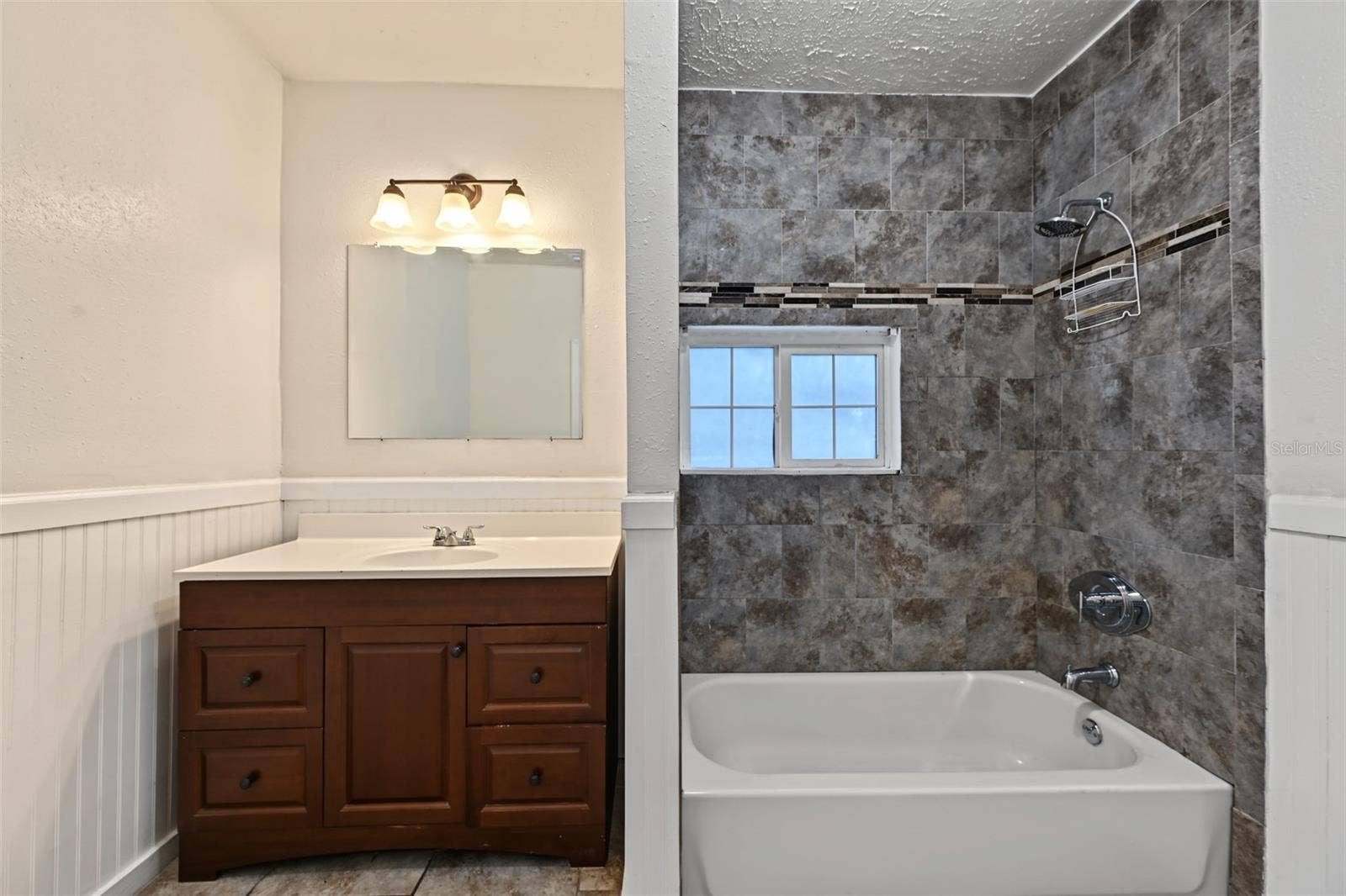 1301 E 18TH AVENUE, Tampa, FL 33605 1301 E 18TH AVENUE, Tampa, FL 33605
