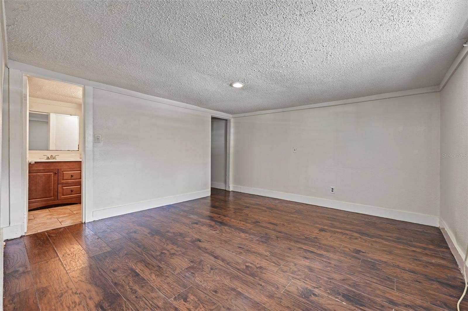 1301 E 18TH AVENUE, Tampa, FL 33605 1301 E 18TH AVENUE, Tampa, FL 33605