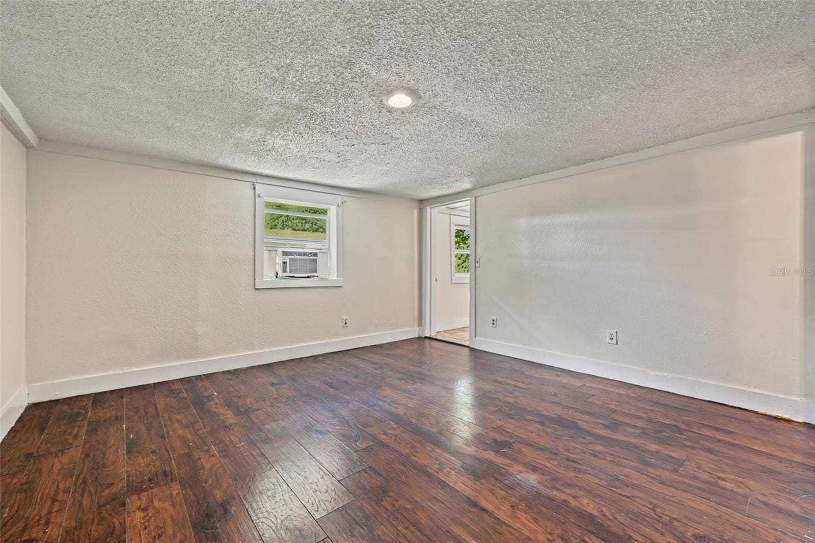 1301 E 18TH AVENUE, Tampa, FL 33605 1301 E 18TH AVENUE, Tampa, FL 33605