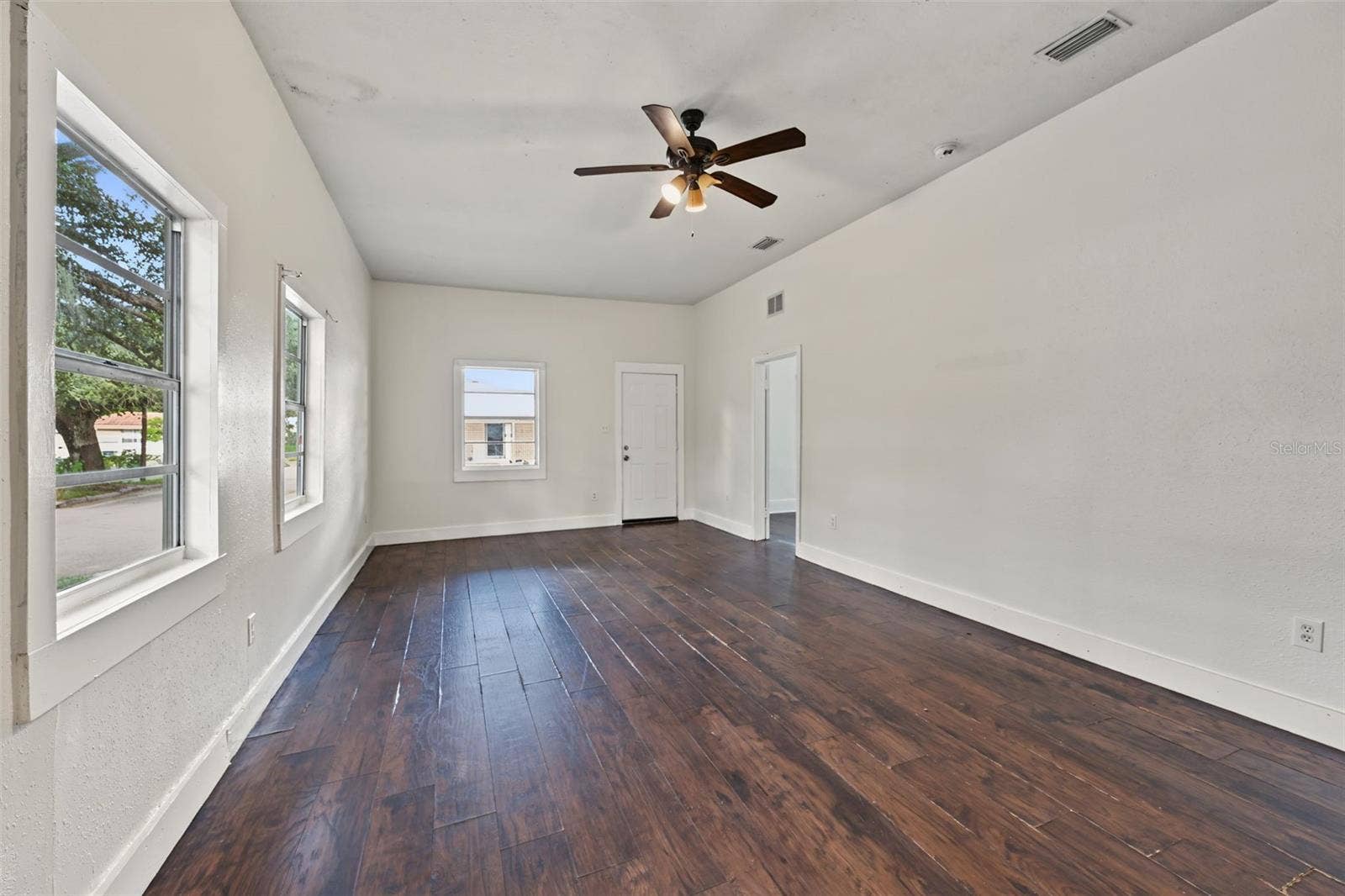 1301 E 18TH AVENUE, Tampa, FL 33605 1301 E 18TH AVENUE, Tampa, FL 33605