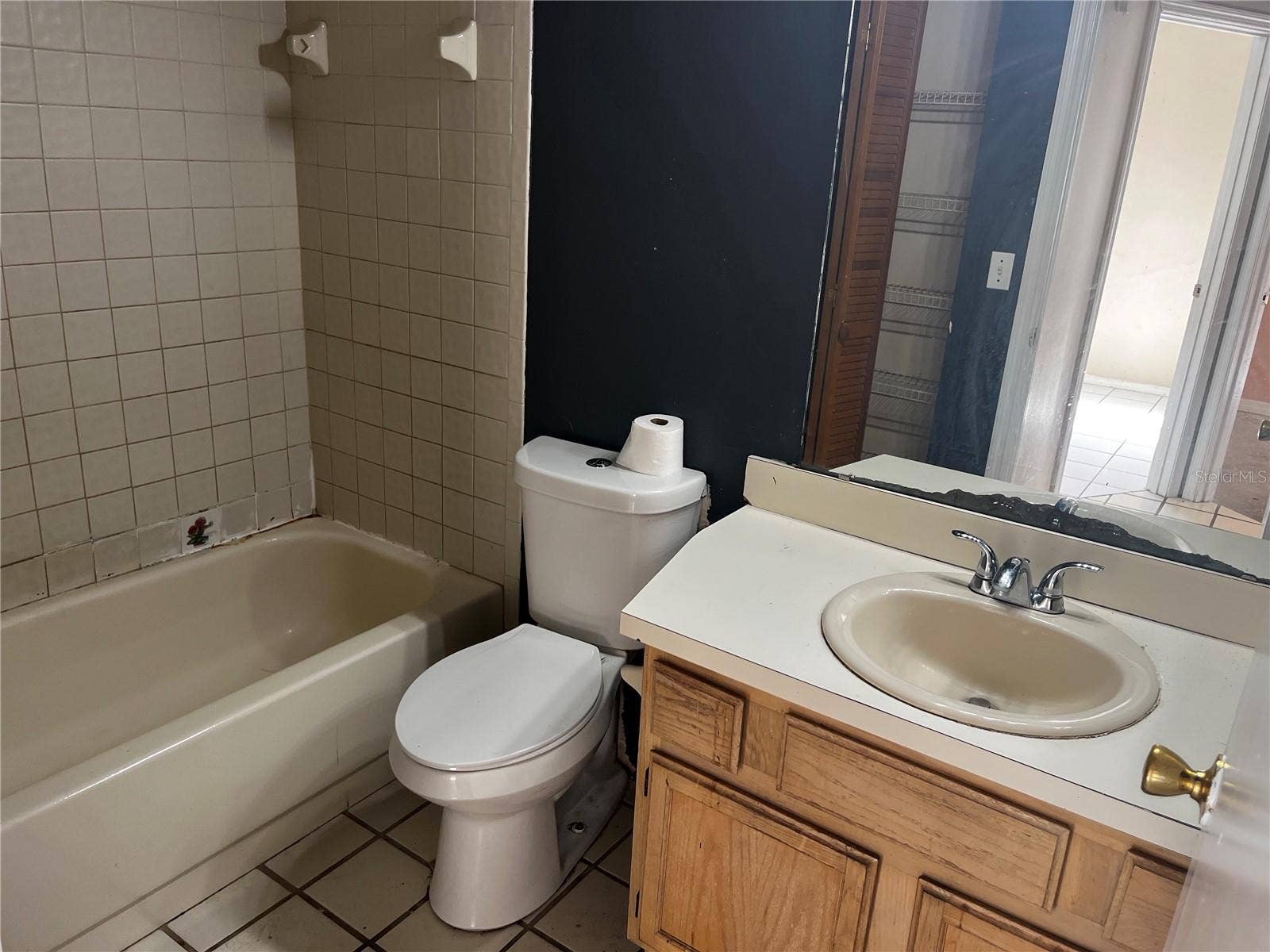 1890 FEATHER TREE CIRCLE, Clearwater, FL 33765 1890 FEATHER TREE CIRCLE, Clearwater, FL 33765