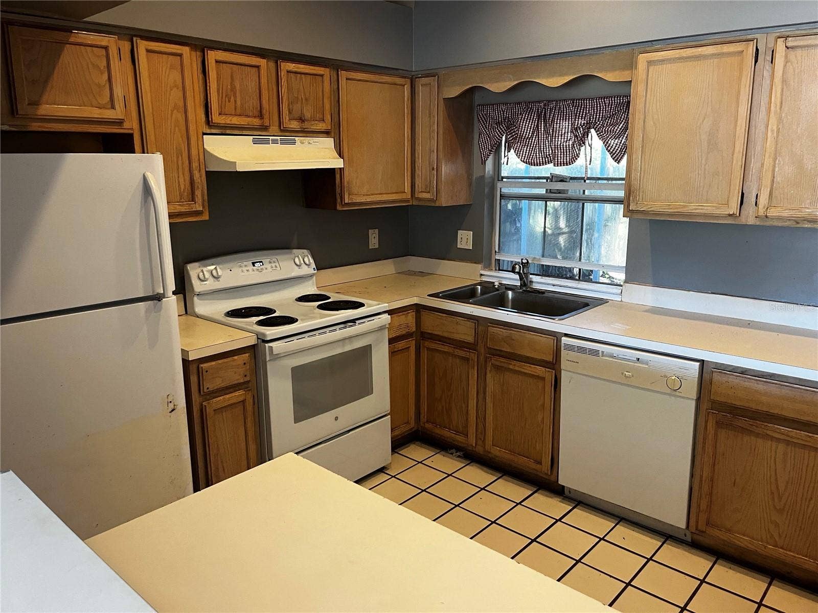 1890 FEATHER TREE CIRCLE, Clearwater, FL 33765 1890 FEATHER TREE CIRCLE, Clearwater, FL 33765