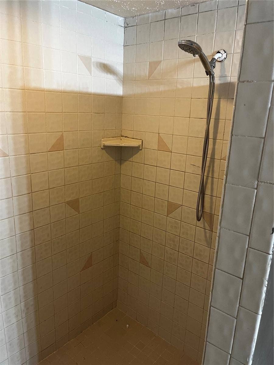 1890 FEATHER TREE CIRCLE, Clearwater, FL 33765 1890 FEATHER TREE CIRCLE, Clearwater, FL 33765