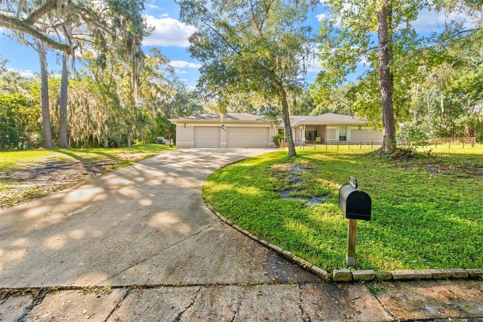 201 SUNSET DRIVE, Brooksville, FL 34601 201 SUNSET DRIVE, Brooksville, FL 34601