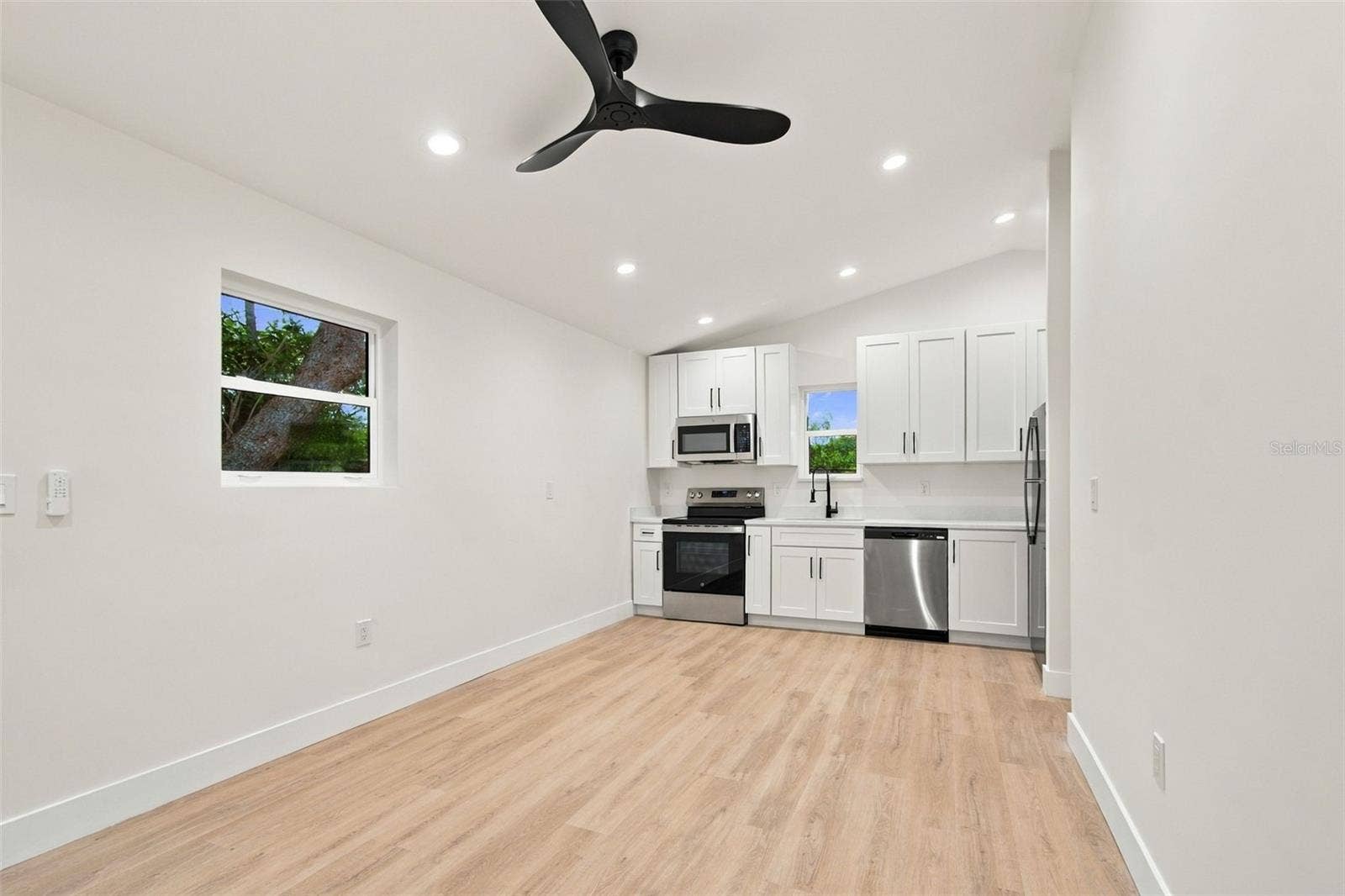 5620 3RD AVENUE N, St Petersburg, FL 33710