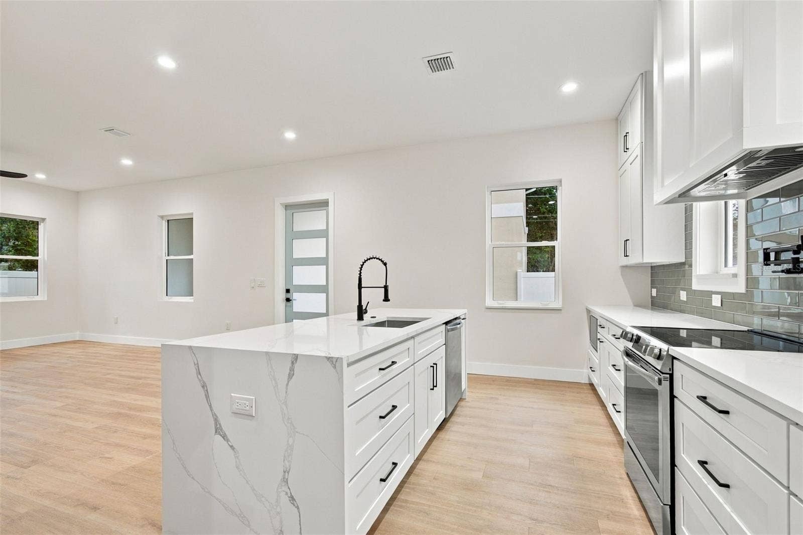 5620 3RD AVENUE N, St Petersburg, FL 33710