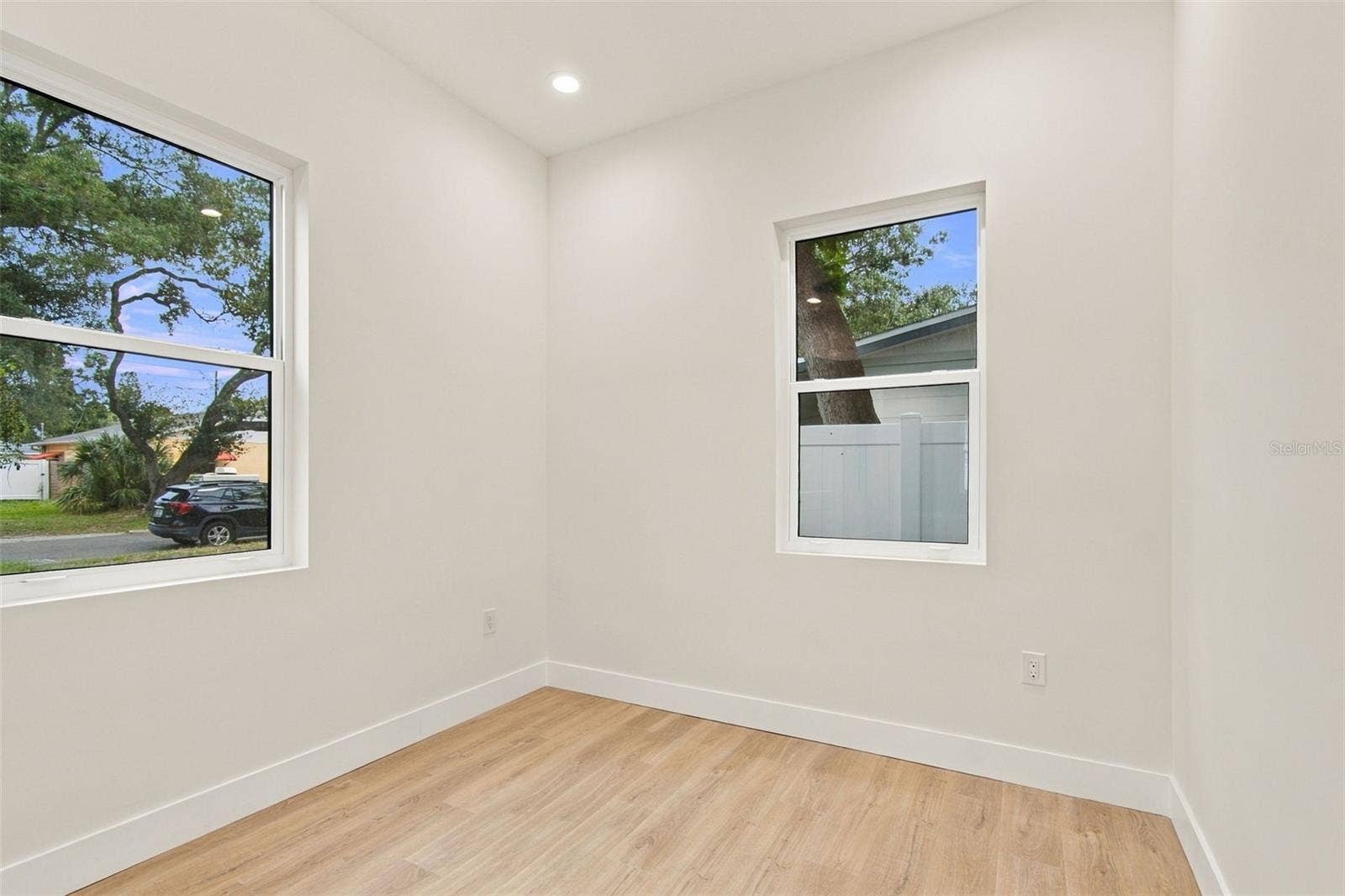 5620 3RD AVENUE N, St Petersburg, FL 33710