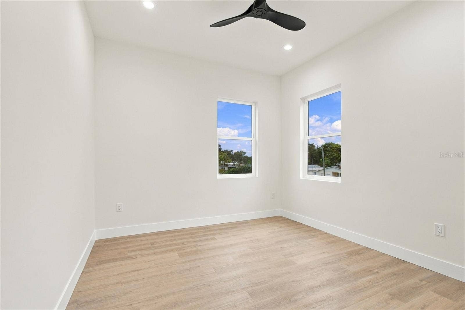 5620 3RD AVENUE N, St Petersburg, FL 33710