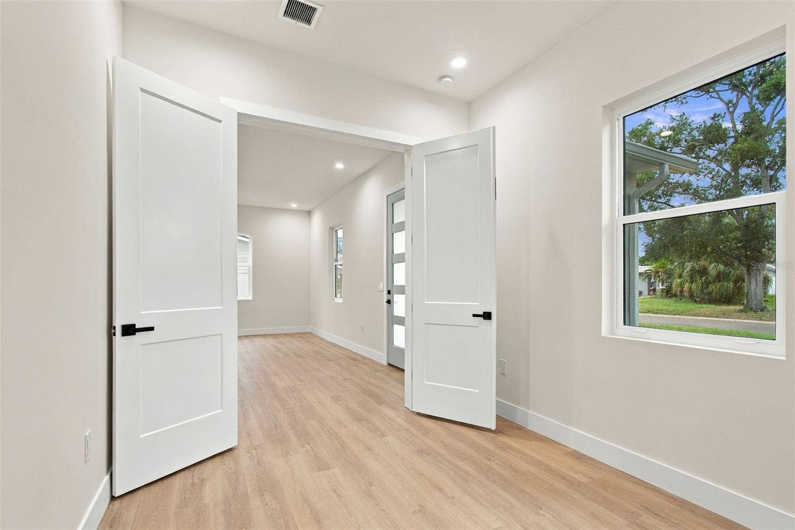 5620 3RD AVENUE N, St Petersburg, FL 33710