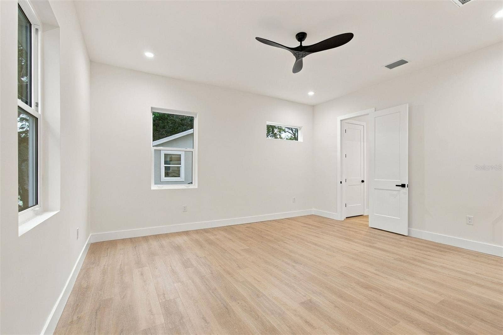 5620 3RD AVENUE N, St Petersburg, FL 33710