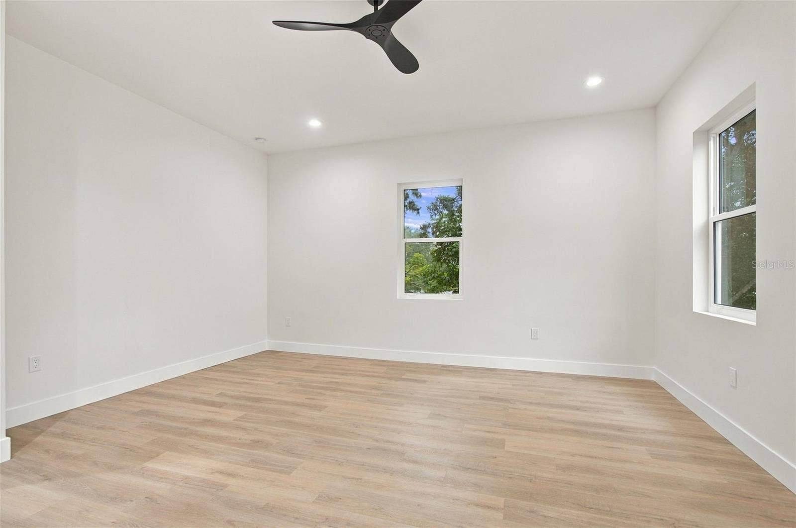 5620 3RD AVENUE N, St Petersburg, FL 33710