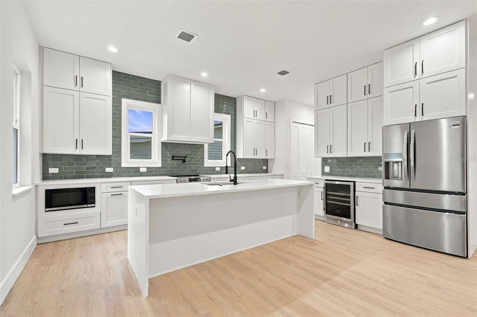 5620 3RD AVENUE N, St Petersburg, FL 33710