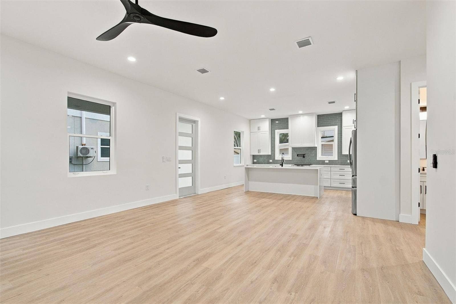 5620 3RD AVENUE N, St Petersburg, FL 33710