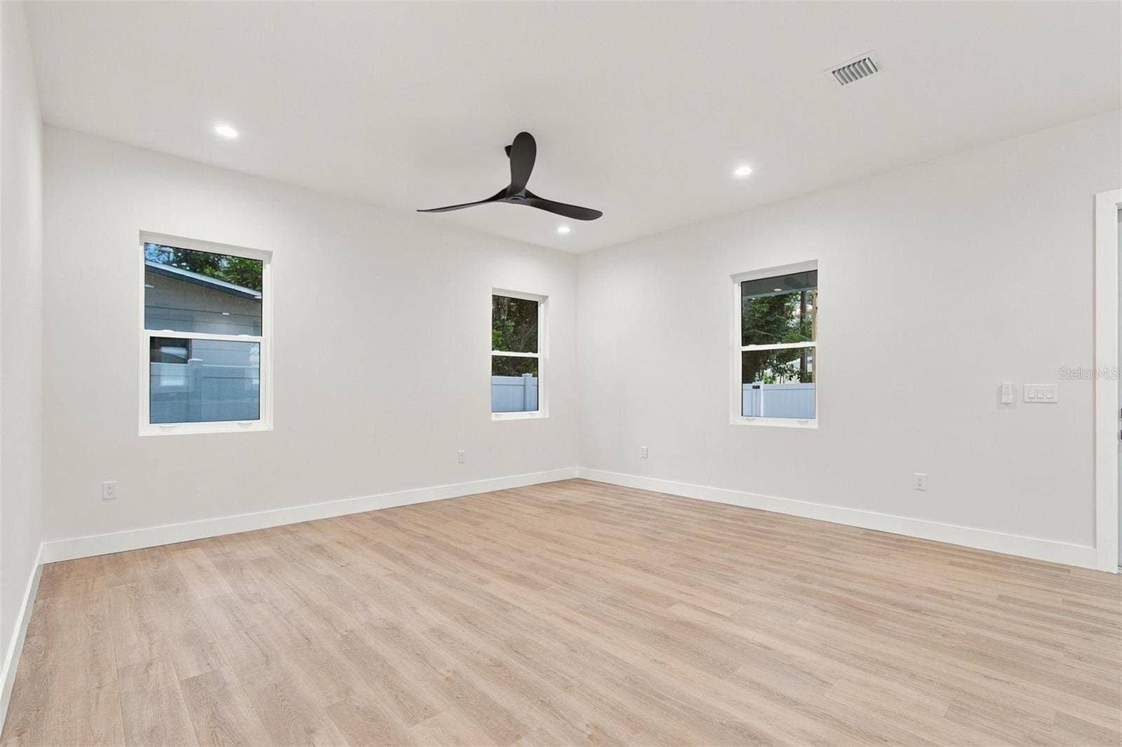 5620 3RD AVENUE N, St Petersburg, FL 33710