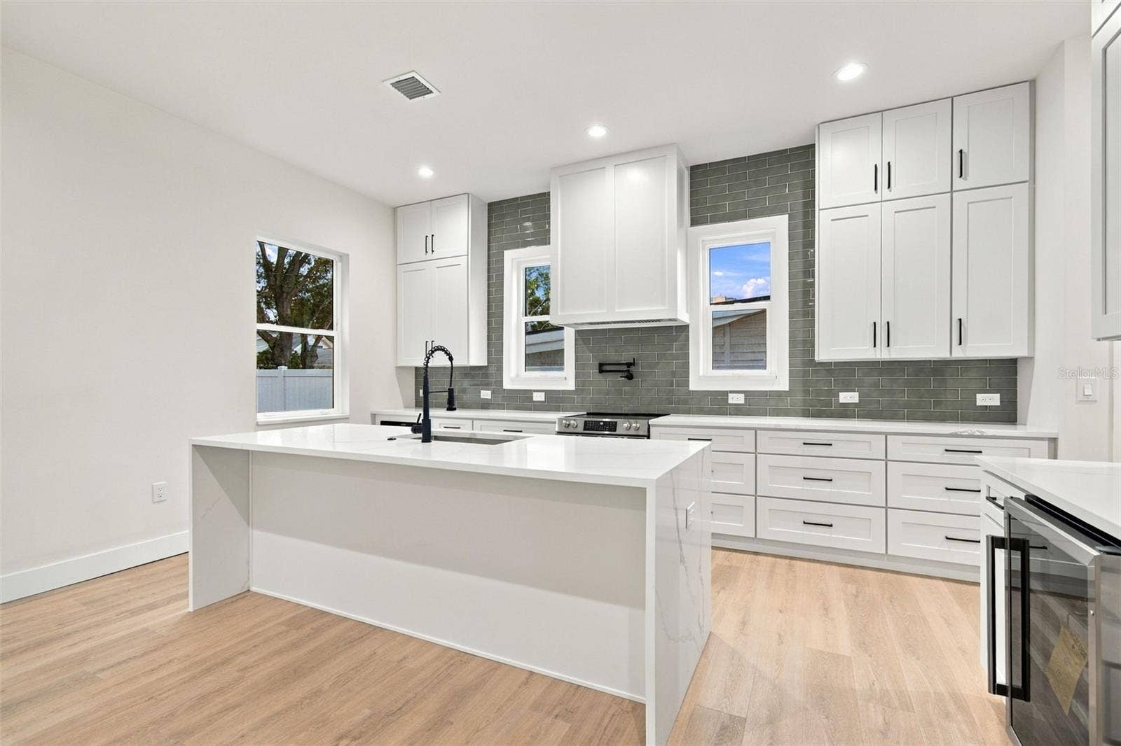 5620 3RD AVENUE N, St Petersburg, FL 33710