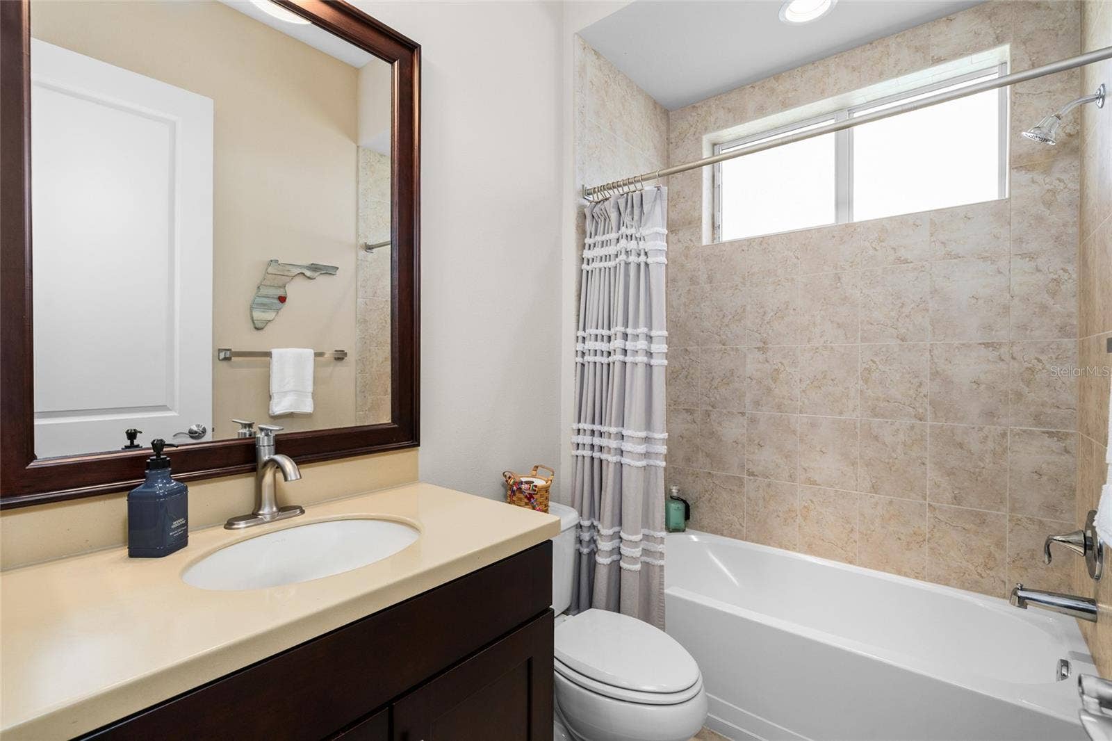 5915 ALANA LEIGH PLACE, Lithia, FL 33547 5915 ALANA LEIGH PLACE, Lithia, FL 33547