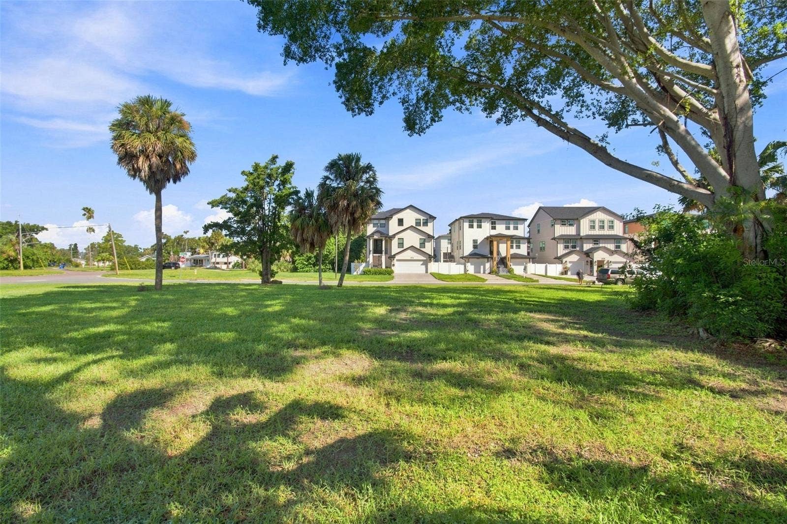 4647 VENETIAN BOULEVARD NE, St Petersburg, FL 33703 4647 VENETIAN BOULEVARD NE, St Petersburg, FL 33703