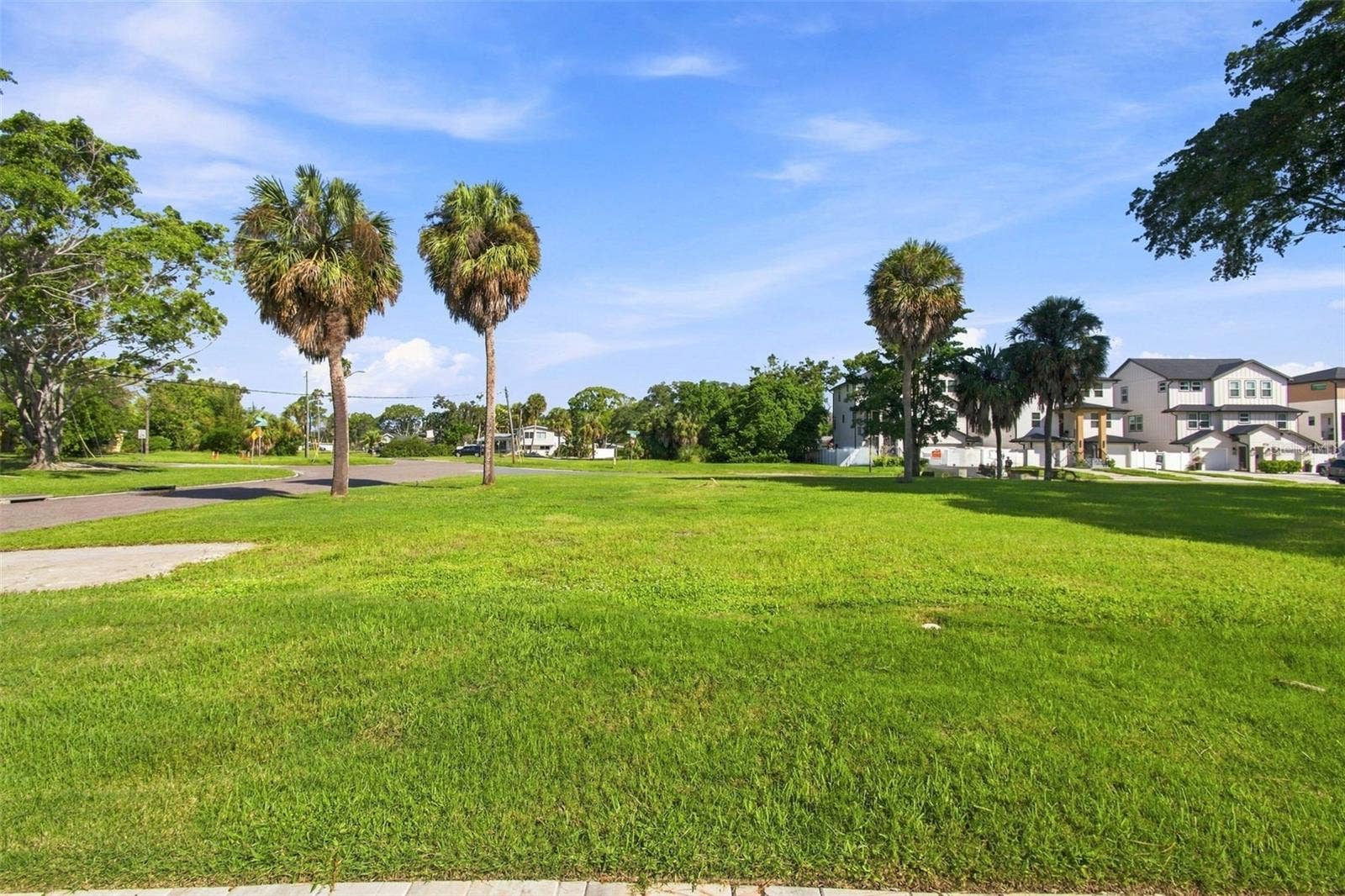 4647 VENETIAN BOULEVARD NE, St Petersburg, FL 33703 4647 VENETIAN BOULEVARD NE, St Petersburg, FL 33703