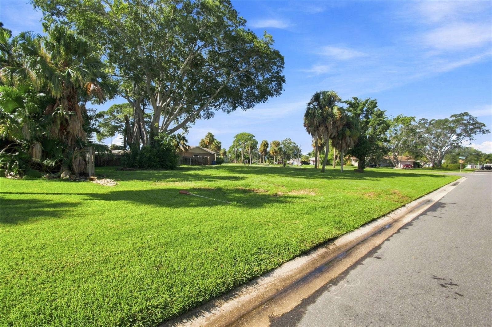 4647 VENETIAN BOULEVARD NE, St Petersburg, FL 33703 4647 VENETIAN BOULEVARD NE, St Petersburg, FL 33703
