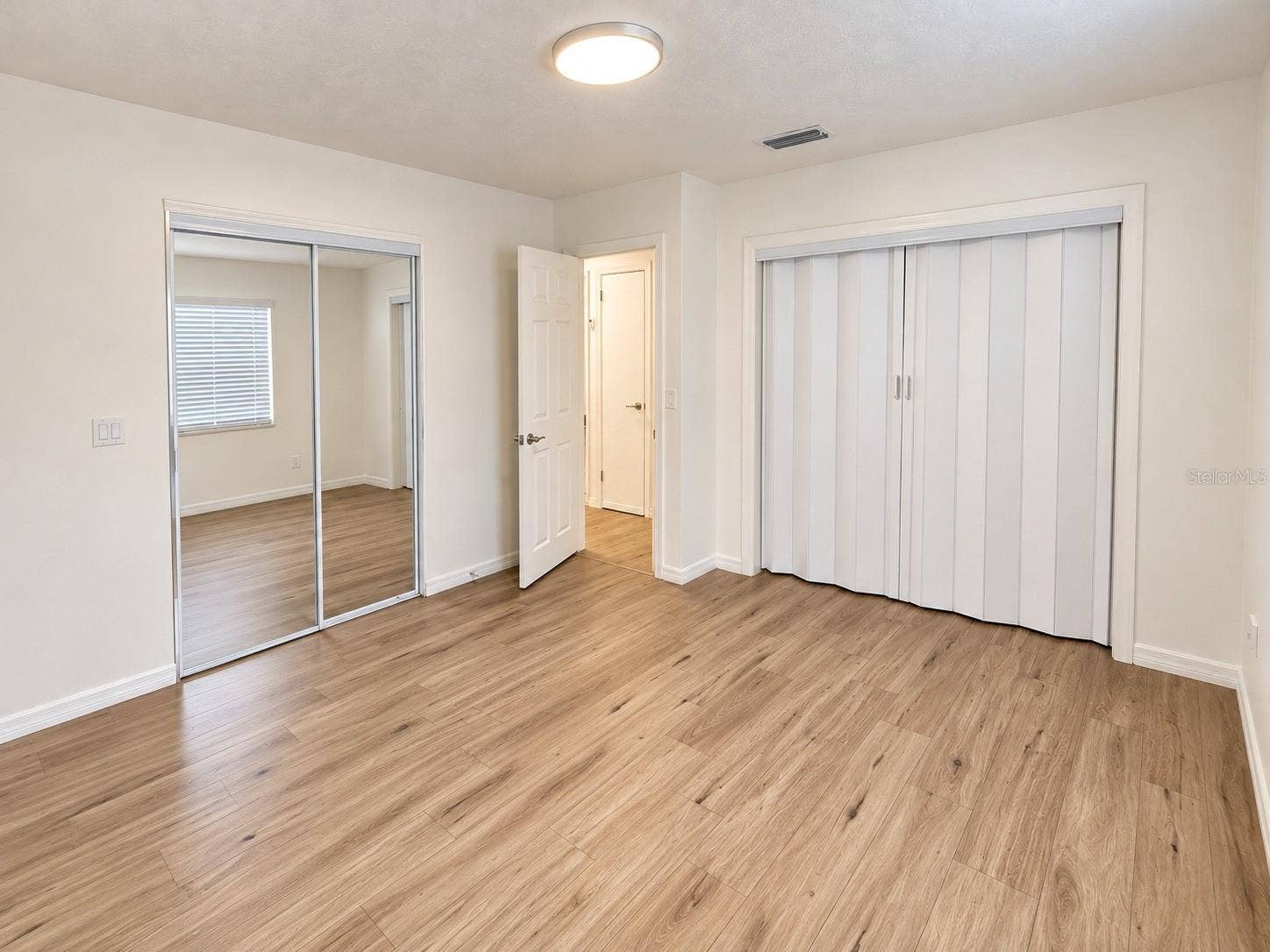 4437 DOLPHIN DRIVE, Tampa, FL 33617 4437 DOLPHIN DRIVE, Tampa, FL 33617