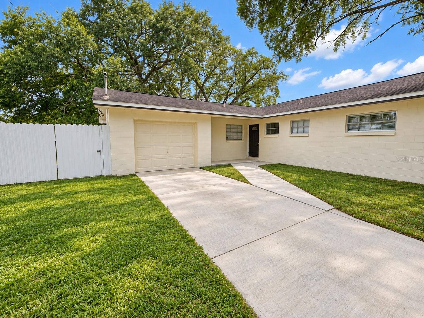 4437 DOLPHIN DRIVE, Tampa, FL 33617 4437 DOLPHIN DRIVE, Tampa, FL 33617