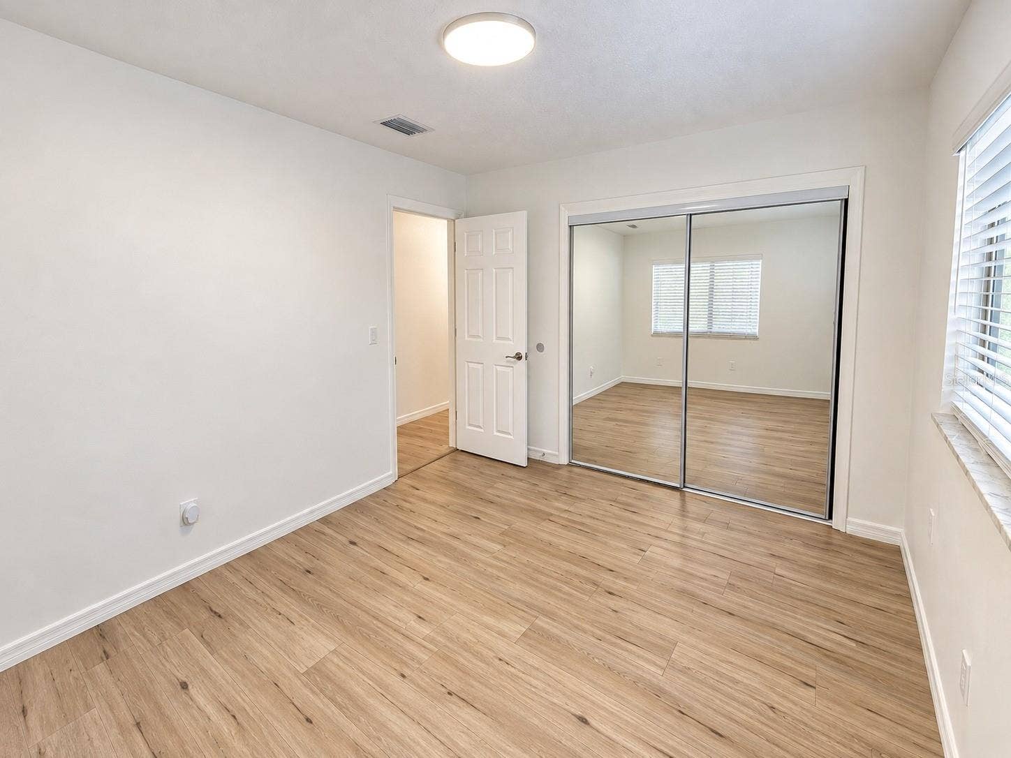 4437 DOLPHIN DRIVE, Tampa, FL 33617 4437 DOLPHIN DRIVE, Tampa, FL 33617