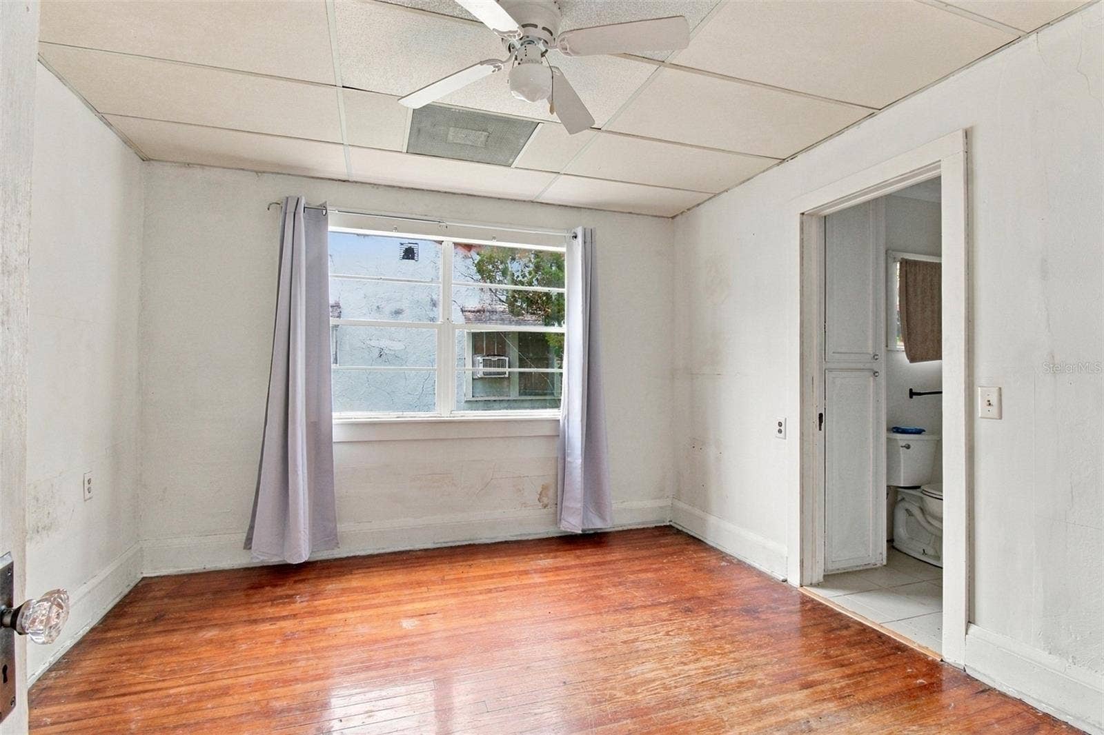 444 AVENUE I SE, Winter Haven, FL 33880 Bedroom 1 with ensuite