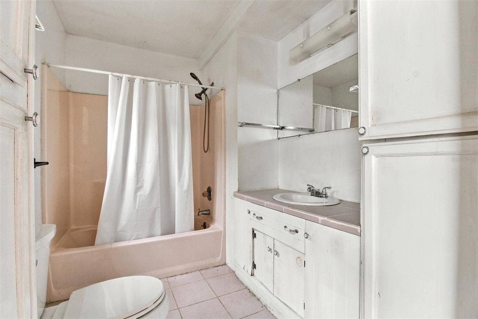 444 AVENUE I SE, Winter Haven, FL 33880 Bathroom 1